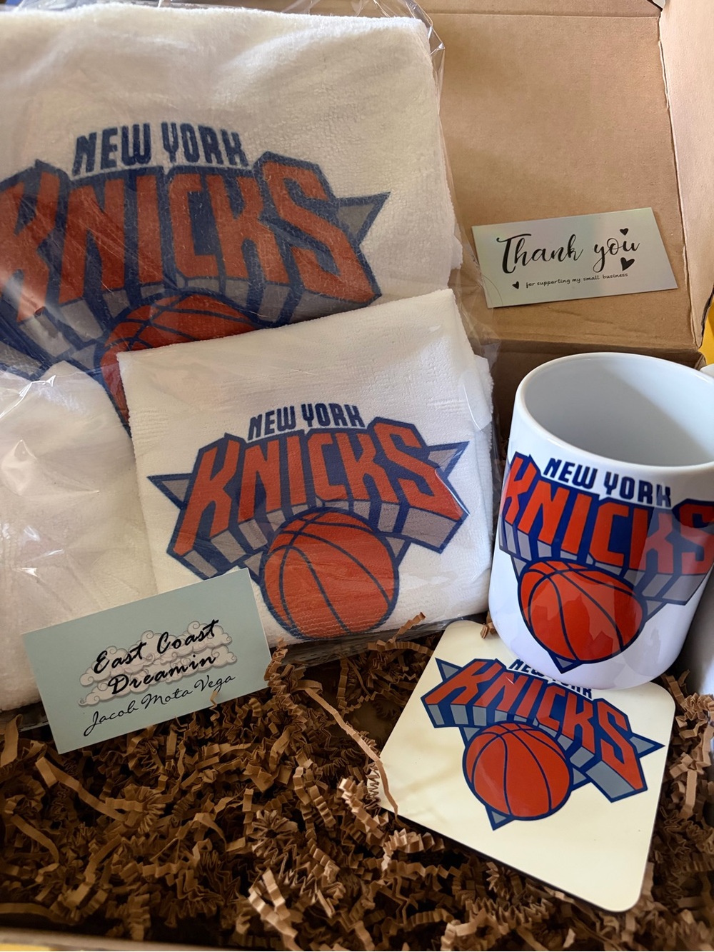 New York Knicks Logo Mug & Towel Gift Set - White, Orange, Blue gift set, NEW!